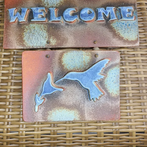 Tim Hull Wall Art Ceramic Rustic Welcome Sign with Birds Brown Blue - Picture 3 of 10